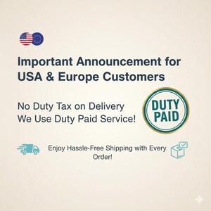 Puede incluir: Un anuncio con las banderas de EE. UU. y Europa. El texto dice "Anuncio importante para clientes de EE. UU. y Europa" con detalles sobre la entrega libre de impuestos y el env&iacute;o sin problemas. Tambi&eacute;n hay un sello "DUTY PAID".