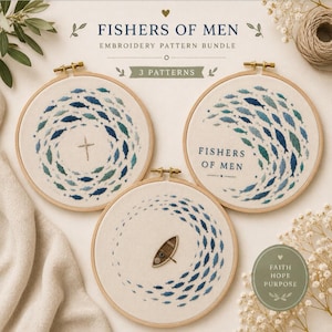 Puede incluir: Un paquete de patrones de bordado con tres diseños. Cada diseño presenta el texto "Fishers of Men". Los diseños muestran patrones circulares de peces azules y verdes. Un diseño incluye una cruz, otro un barco.