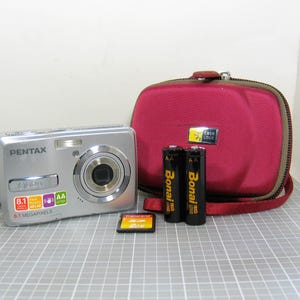Pentax Option E40 8.1MP 3X Zoom Compact Digital Camera