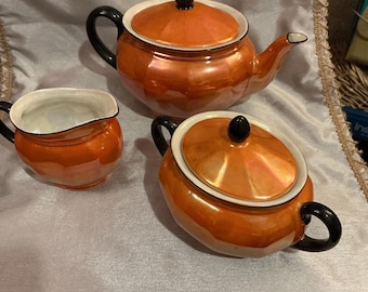 Beautiful vintage teapot, sugar bowl and creamer set
