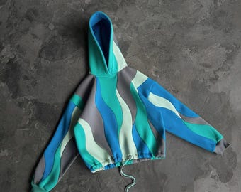 Oversized Hoodie mit Wellenmuster in Petrol und Grau, Blau gefütterter Kapuze und Cinchable Saum