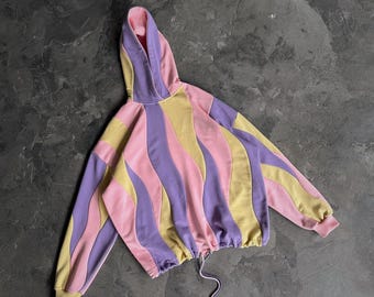 Übergroßer, gewellter Pastell Hoodie in Bubblegum Pink, Lavendel und Lemon Sorbet