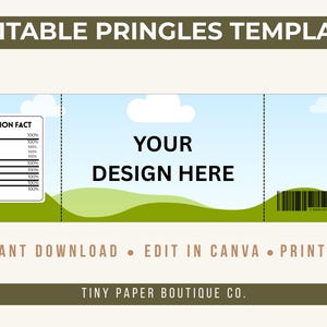 Puede incluir: Una plantilla editable de Pringles con un fondo de cielo azul y paisaje verde. El diseño incluye una etiqueta de información nutricional, espacio para diseño personalizado y el texto "Your Design Here". La plantilla está disponible para descarga instantánea y se puede editar en Canva.