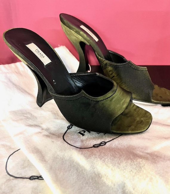 Vintage Prada 90s Green Silk Sculptural Heel Mules – EU 37.5 / US