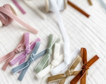 Baby Girl Bows, Newborn Headbands, Baby Headbands, Velvet Hair Bows, Girls Hair Clips, Toddler Bows, Baby Bow Headband, Small Bows, Mini Bow