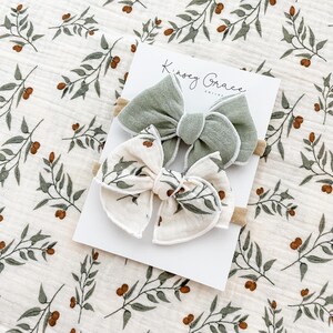 Floral Print Bow Set, Floral Bow and Solid Bow on headbands or hair clips