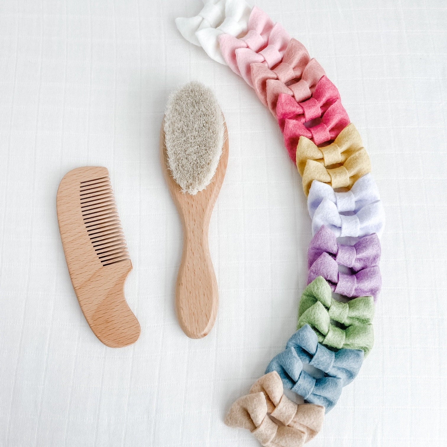 Petites boucles pour cheveux en feutre, nœuds pour bébé, pinces à cheveux fille, nœuds pour tout-petit, bandeaux bébé, bandeau nouveau-né fille, cadeau bébé fille, cadeau baby shower