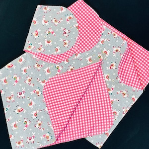 Hemstitch Llama receiving blanket & burp cloth, crochet, bright hot pink, gray, pink daisy flower, Llama double sided flannel blanket 40x40