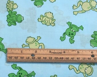 Tissu Coton Imprimé Grenouilles Vertes Sur Fond Bleu Eau - Création Couture DIY