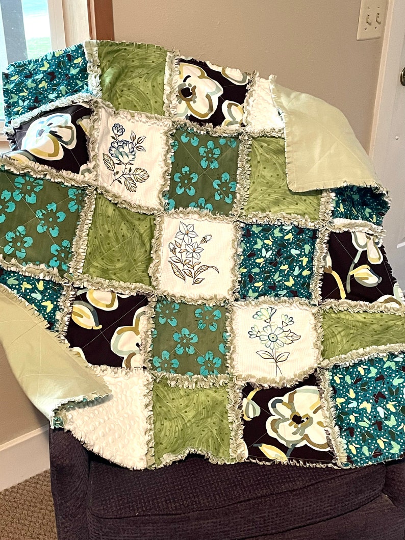 Floral Flower Rag Quilt or Kit Pre Cut -3 Layers, Embroidered Flowers ...