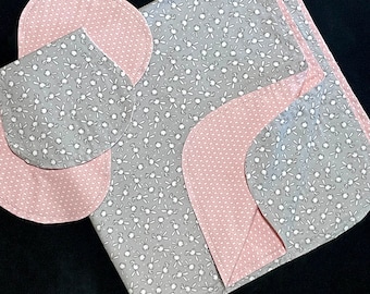 Doodle bebé conejito Hemstitch Manta de recepción y 2 paños para eructar, acurrucarse en la jungla, rosa gris, niña, ganchillo, franela suave para bebé, 40x40