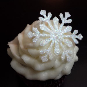 24 Assorted Edible Snowflakes image 3