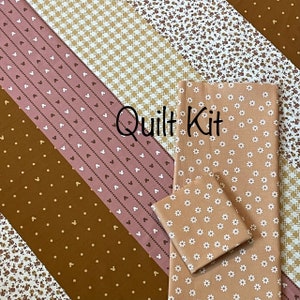 QUILT KIT, Daisy flower, In my Bonnet, striped, beige mauve cream, Vintage look, top panel with backing & binding, baby gift 36 x 44