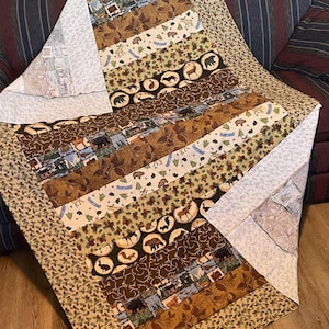 Wildlife Woodland elk deer bear Quilt Top, Handmade flannel Lap unfinished Quilt, strip quilt, beige green brown, leaves pine trees acorn&#39;s