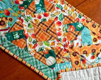 Thanksgiving herfst zonnebloem gewatteerde tafelloper, 47 x 14, zomer, oogst eetkamer decoratie, housewarming cadeau, patchwork 3 lagen