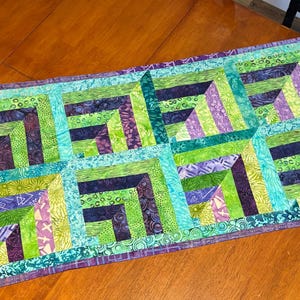 Purple Green abstract Table Runner, quilted, 3 layers, colorful, cabin table runner, 20 x 38, dinning room, kitchen decoration, springtime