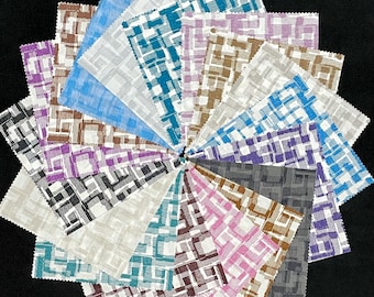 Puede incluir: Una colección de muestras de tela con un patrón geométrico de cuadrados y líneas superpuestos en varios colores, incluyendo turquesa, morado, marrón, gris y rosa.