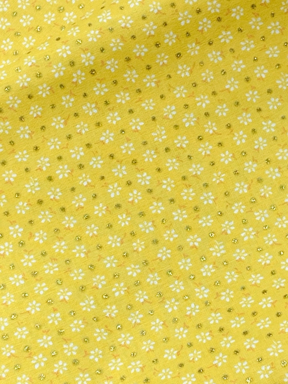 yellow metallic Daisy fabric, dot fabric, garden floral, cotton quilting fabric, spring sunflower
