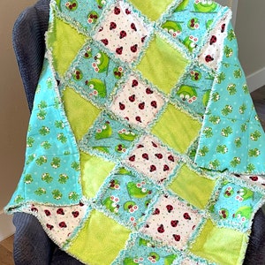 Frog ladybug rag quilt kit, 72 square blocks 7" flannel pre cut, flowers, lime green aqua red white, cute 36x36 patchwork quilt, top quality