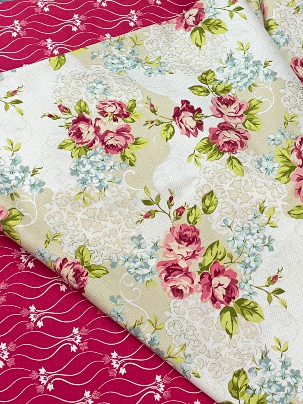 Boundless Flower Shoppe II Floral 1-Yard Fabric Cut Main Floral Red 36x44 inches 