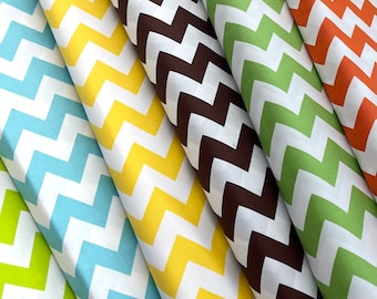 Tessuto Chevron marrone, arancione, verde acqua, lime, verde, giallo, di Riley Blake Fabrics, tessuto a chevron medio per trapuntatura in panno venduto tagliato su misura