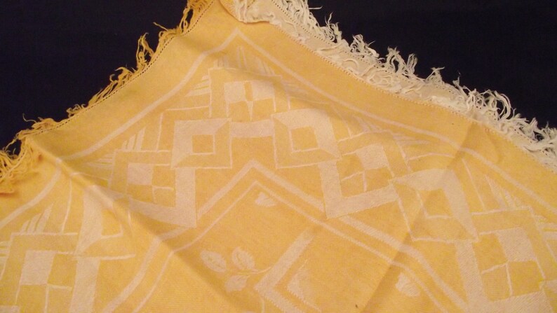 Vintage Tablecloth and Six Napkins Linen Gold