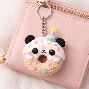 Llavero de donut de panda hecho a mano – Accesorio de llavero de repostería amigurumi kawaii