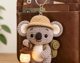 Gehaakte koalabedel met lantaarn, rugzakaccessoire wildernisverkenner