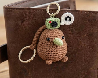 Handgehaakte bedel kiwi, miniatuurcameraaccessoire, Fiber Art-sleutelhanger, cadeau streamer