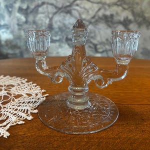 Vintage Heisey glazen drietand kandelaar – art-deco decor geëtst kristal
