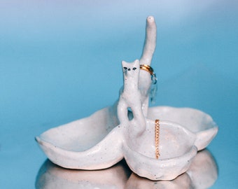 Schmuckhalter aus Keramik mit Katze