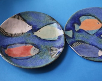 Handgemachte Keramik Teller mit Fischen – nur Dekorative Teller – Blaues Meer – Einzigartige Kunstteller