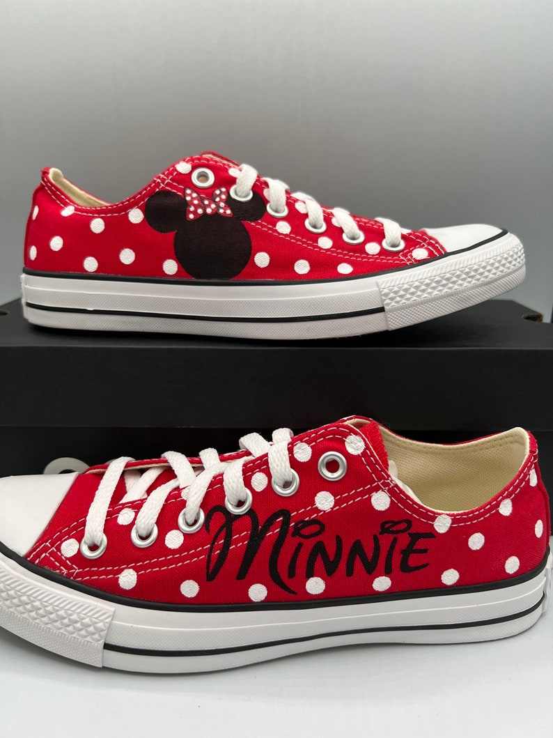 Converse Hand Painted with Minnie Mouse Design image 1
