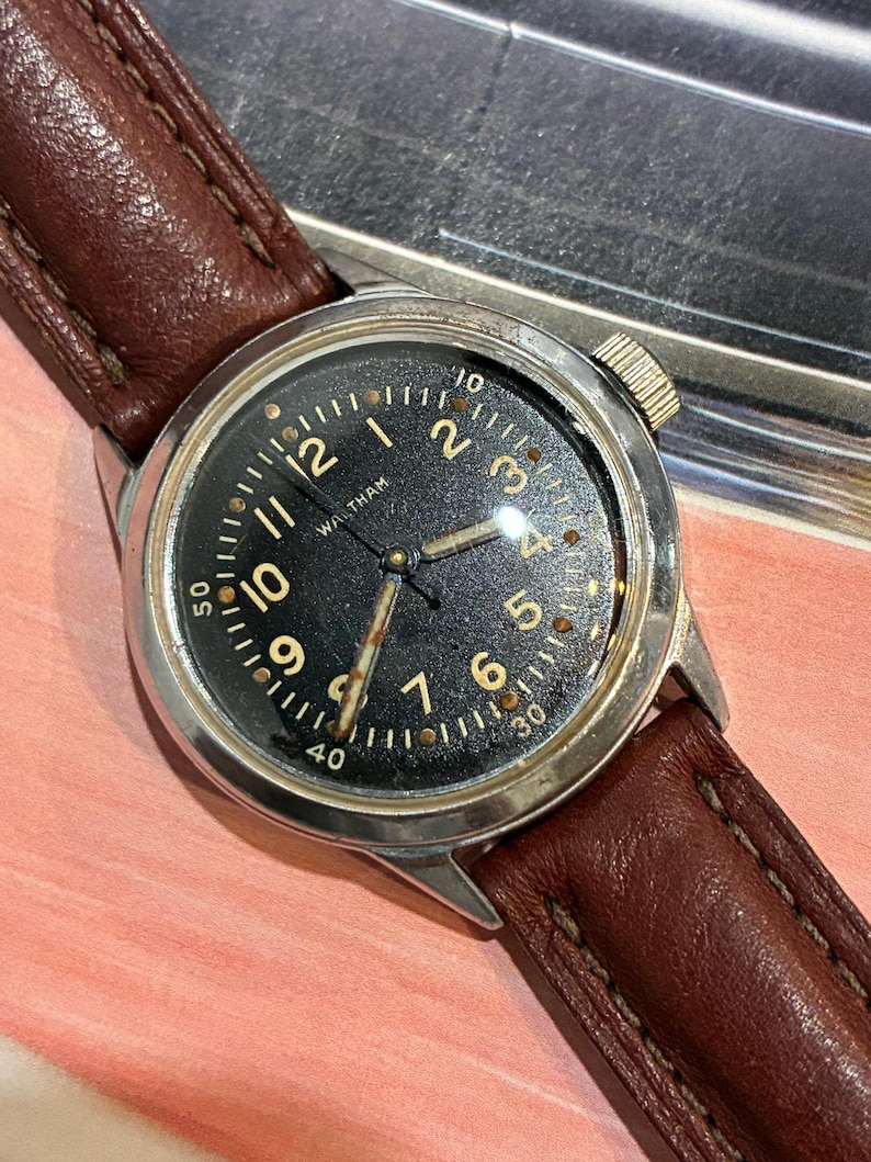 Vintage Military Issue WW2 Waltham Ordinance USA Watch image 2