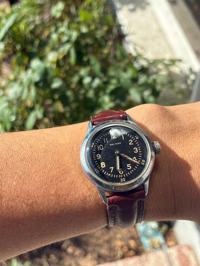 Vintage Military Issue WW2 Waltham Ordinance USA Watch image 1