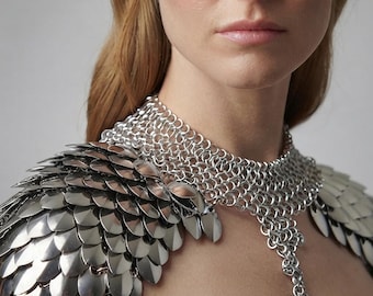 Mantello con catena da spalla ispirato alle squame di drago / Catena per il corpo oro e argento / Armatura fantasy per cosplay / Accessorio per costume da festa/festival
