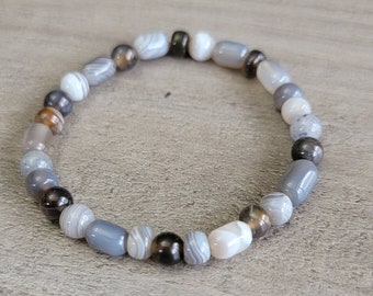 Botswana agate, stretch gemstone bracelet, stackable, thin and dainty, blue and grey agate gemstones
