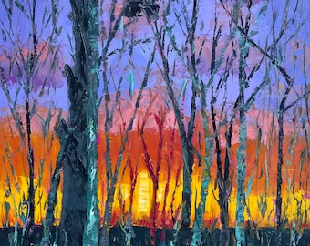 Puede incluir: Una pintura de una escena de bosque con árboles altos y delgados en tonos de morado, azul y negro. Los árboles están silueteados contra una puesta de sol naranja y amarilla brillante.