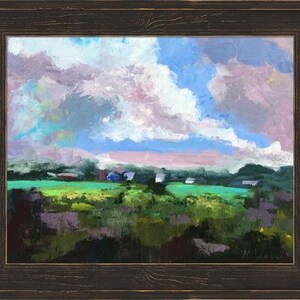 K&ouml;nnte beinhalten: Ein Gem&auml;lde einer Landschaft mit einem Feld aus gr&uuml;nem Gras und einem blauen Himmel mit wei&szlig;en Wolken. Der Himmel ist hellblau mit einem rosafarbenen Farbton am Horizont. Im Vordergrund befinden sich einige kleine B&auml;ume und B&uuml;sche.