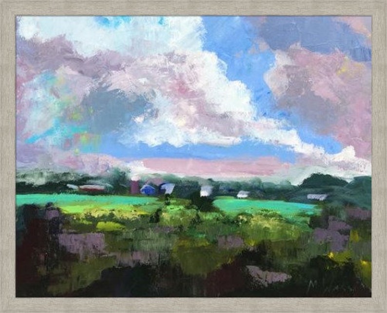 K&ouml;nnte beinhalten: Ein Gem&auml;lde einer Landschaft mit einem gr&uuml;nen Feld, blauem Himmel und fluffigen wei&szlig;en Wolken. Der Himmel ist hellblau mit rosa und violetten Farbt&ouml;nen. Das Feld ist leuchtend gr&uuml;n mit ein paar B&auml;umen und B&uuml;schen. Die Wolken sind flauschig und wei&szlig;, mit einigen rosa und violetten Farbt&ouml;nen.