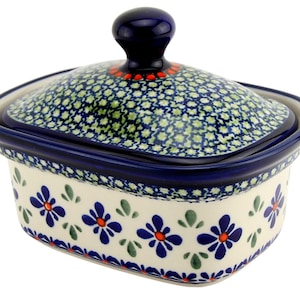 Polish Pottery Butter Dish with Lid, 5.75" L x 4" W x 4" H, Capacity: 14 Oz., - Zaklady Boleslawiec Butter Dish with Knob Handle