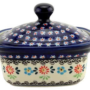 Polish Pottery Butter Dish with Lid, 5.75" L x 4" W x 4" H, Capacity: 14 Oz., - Zaklady Boleslawiec Butter Dish with Knob Handle