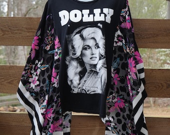 Dolly Parton Graphic Kimono T-Shirt: Custom Country Concert Apparel.           Fits Small - 3X
