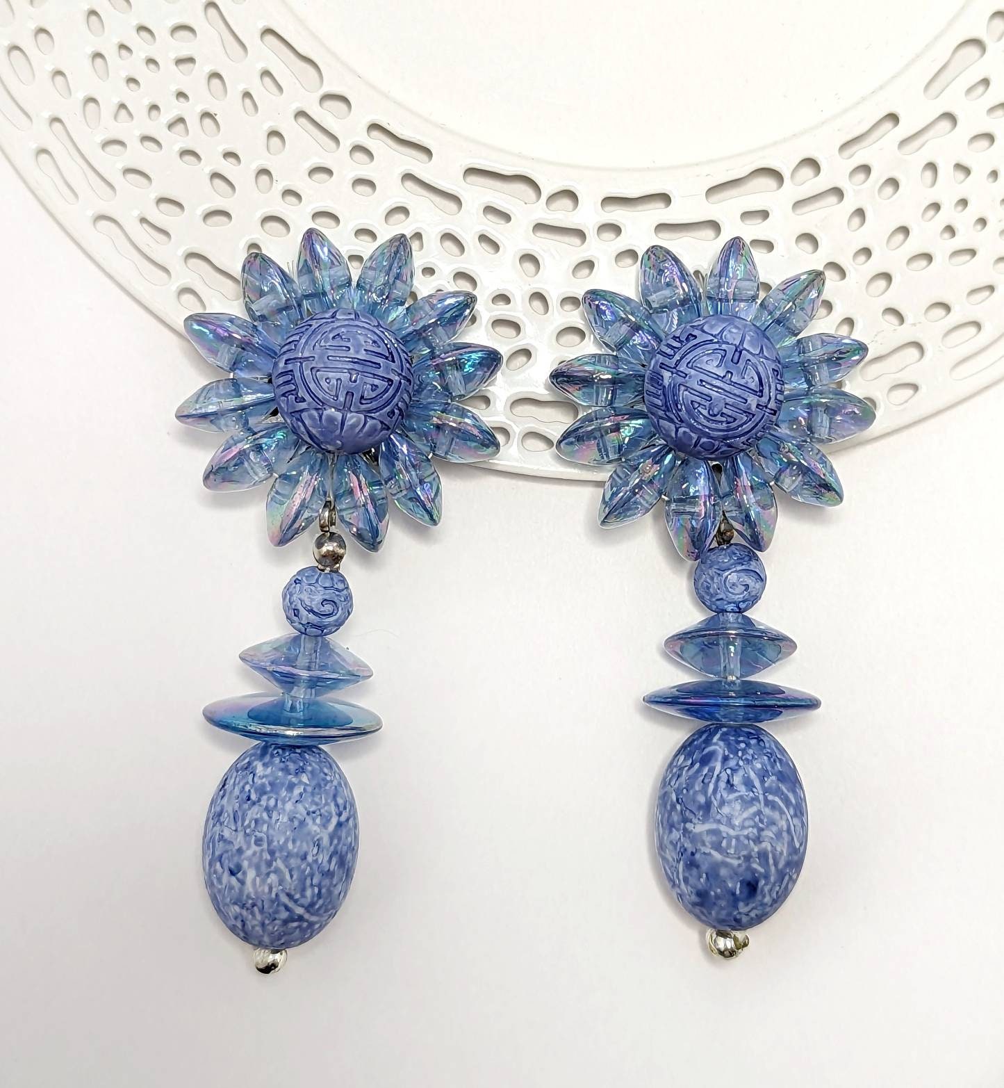 VTG 80s JPG Chinoiserie Earrings 爲 VTG 80s JPG Chinoiserie Earrings 爲