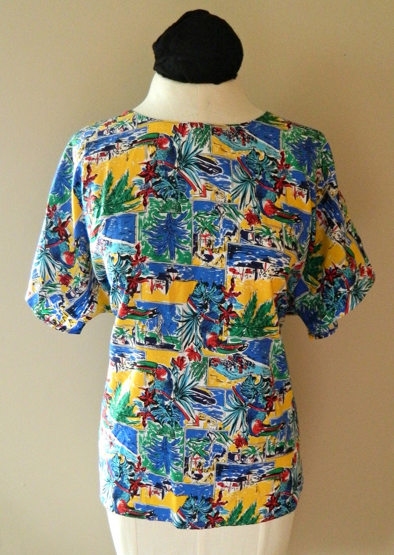Fun Caribbean Inspired Blouse w Toucan Palm Tree /& Boat Motif Cruise Wear Tropical Vacation Red Green Blue Yellow Shirt Size Medium Large