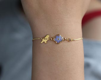 誕生石付きカスタムオウム名入りブレスレット、ワスレナグサの花をモチーフにした鳥のメモリアルジュエリー、鳥好きのためのオウムの死別ギフト