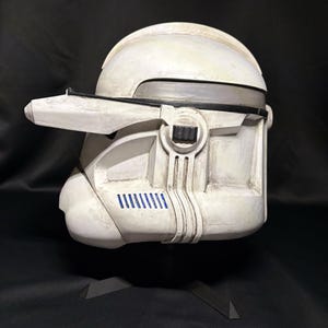 Clone Commander Deviss (Phase 2 Clone Trooper Helmet) image 10