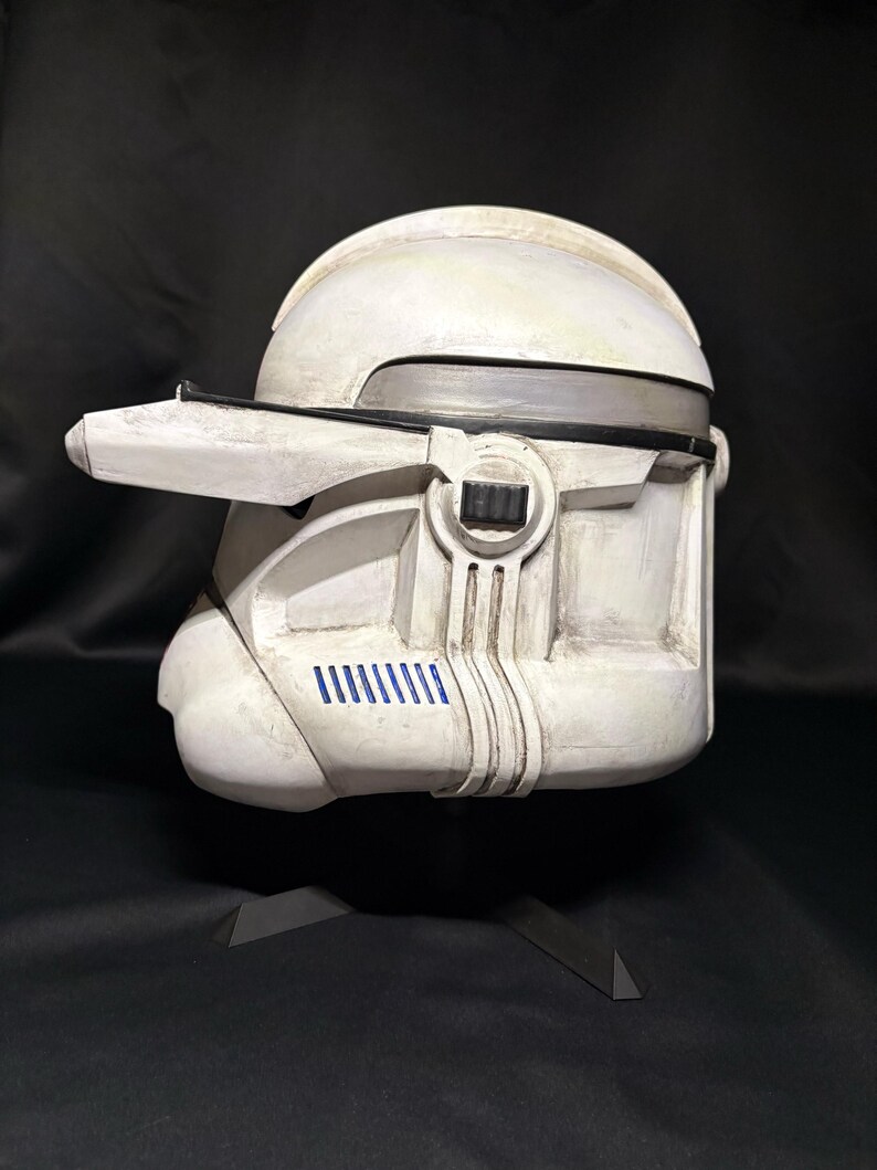 Clone Commander Deviss (Phase 2 Clone Trooper Helmet) image 10