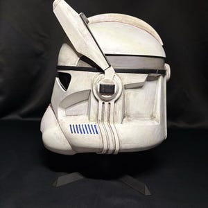 Clone Commander Deviss (Phase 2 Clone Trooper Helmet) image 8