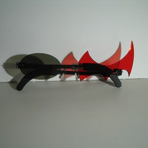 Red hook and black round interchangeable cosplay costume glasses